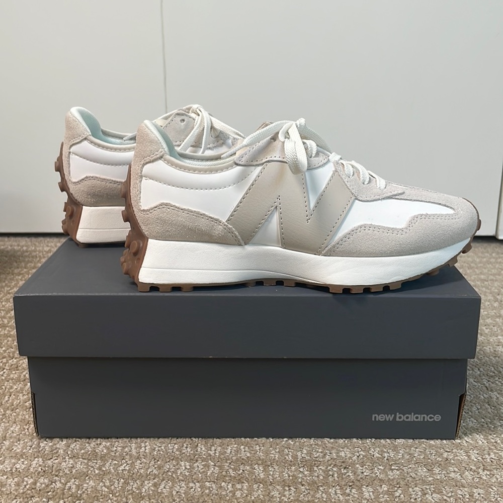 New Balance 327 Moonbeam Timberwolf